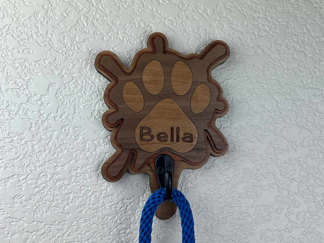 Muddy Paw Leash Holder